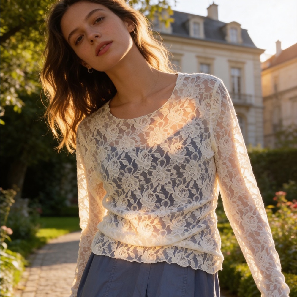 Lace Long Sleeve Top White size M stretchy 
NOTE small hole feminine dainty